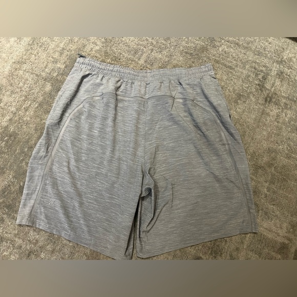 Lululemon Men’s Lined Short - Picture 4 of 12